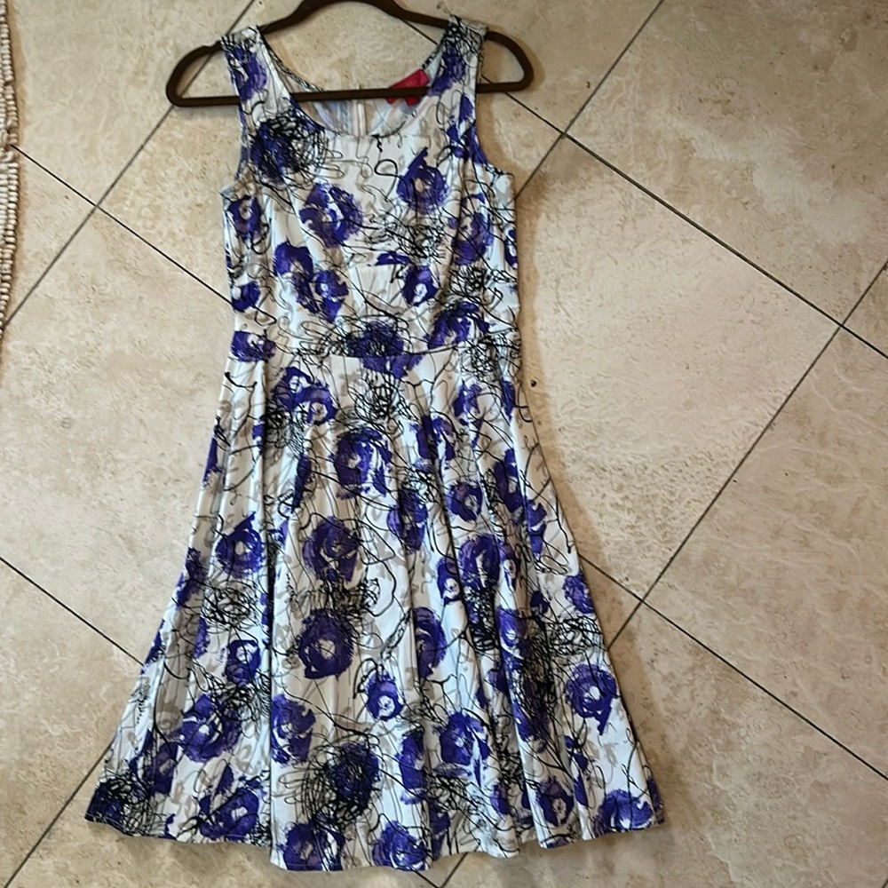 Pretty made in Italy girlie dress zipper back
